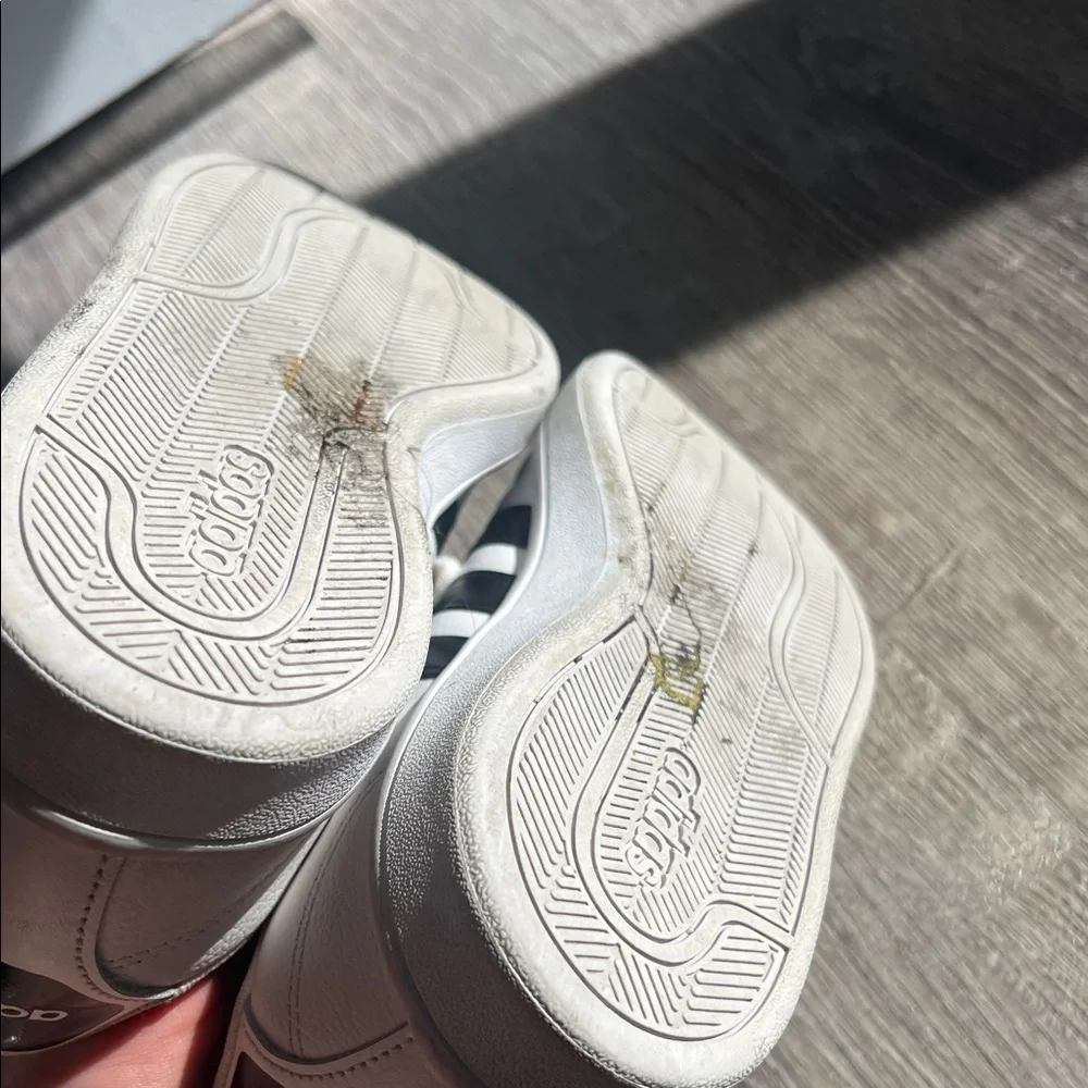 Adidas Classic White and Black Sneakers - Picture 4 of 6